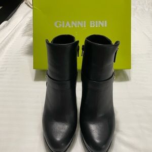 Gianna Bini Leather Ankle Boots